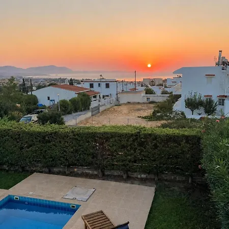 Yellow Butterfly With Private Pool And Sea View Near Lindos - וילה גנאדי